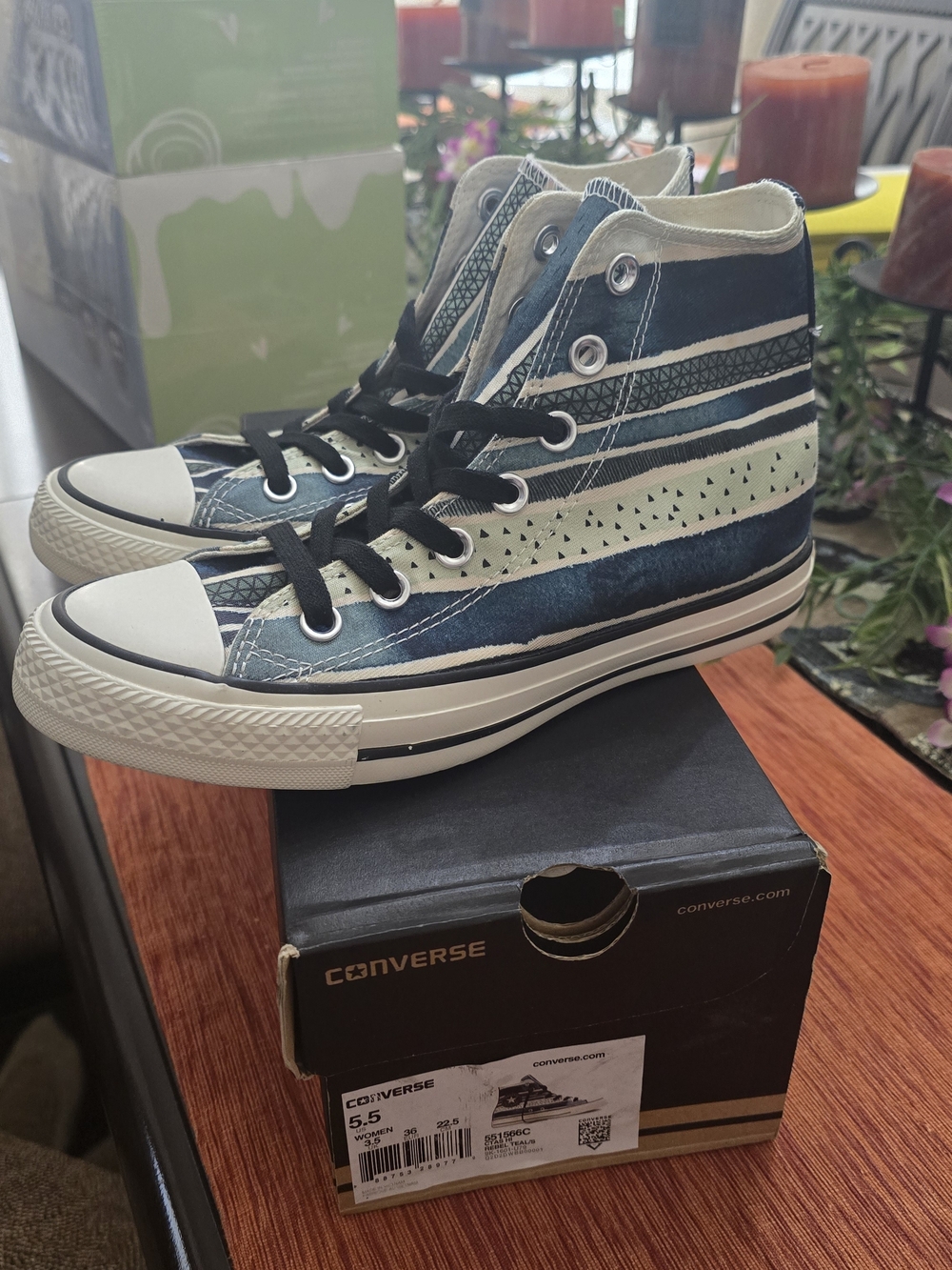 Converse Women's High-Top Sneakers in Blue and White Size 5.5